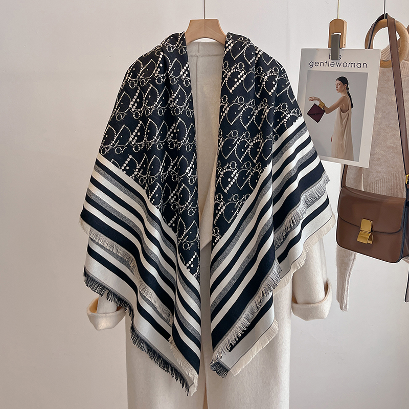 Elegant Striped Design Scarf I – Woven Scarf Blanket recenzja i cena