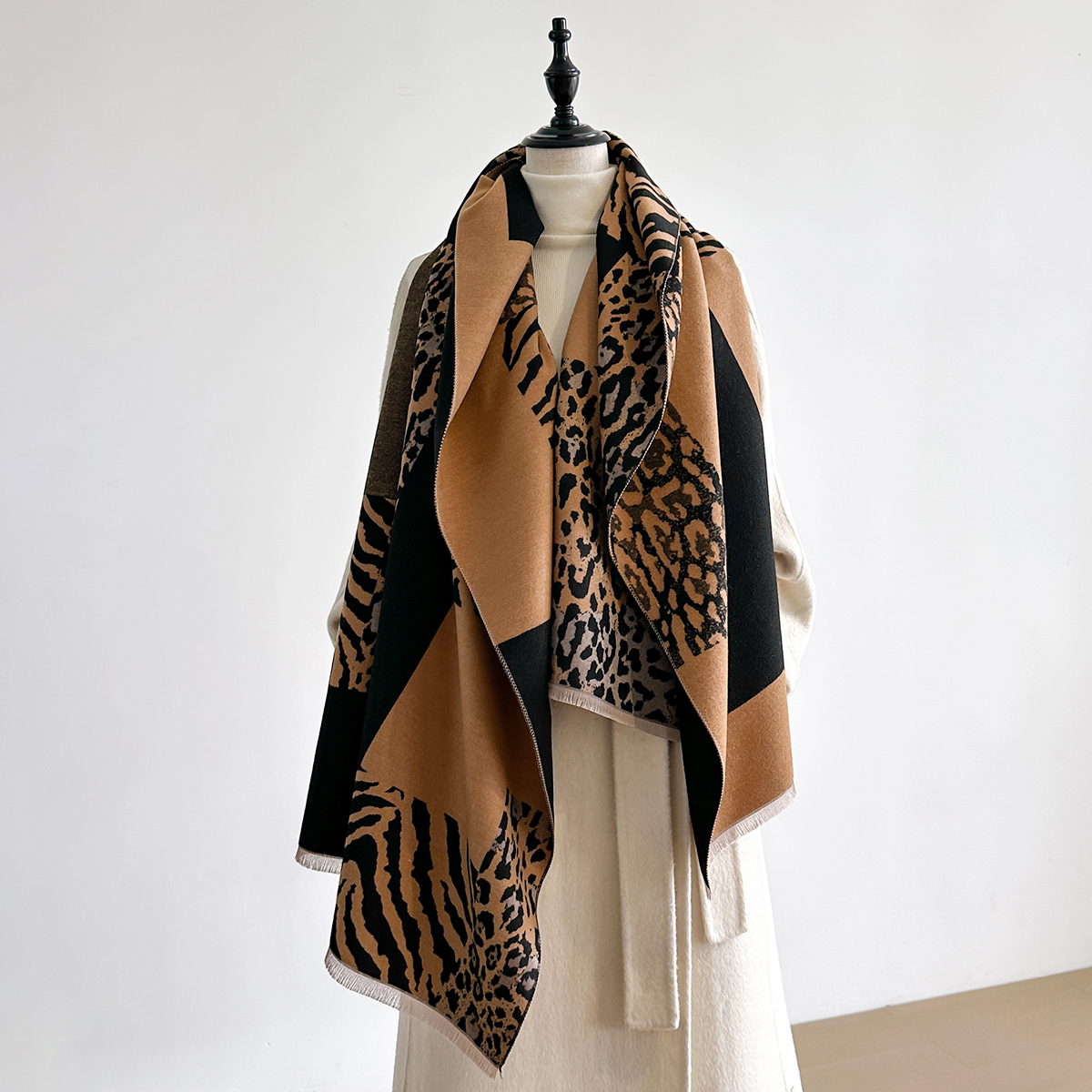 New Brand Elegance Two-Sided L – Woven Scarf Blanket recenzja i cena