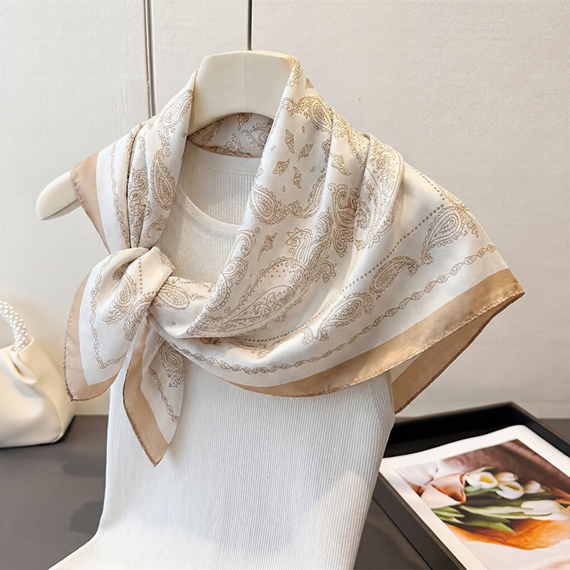 Vintage Beige Paisley Print Sq – Silk Neck Scarf recenzja i cena