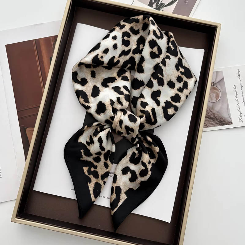 Luxury Leopard Print Female Sa – Ascot Neck Scarf recenzja i cena