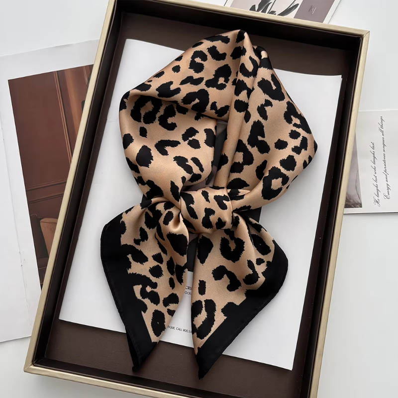 Luxury Leopard Print Female Sa – Ascot Neck Scarf recenzja i cena