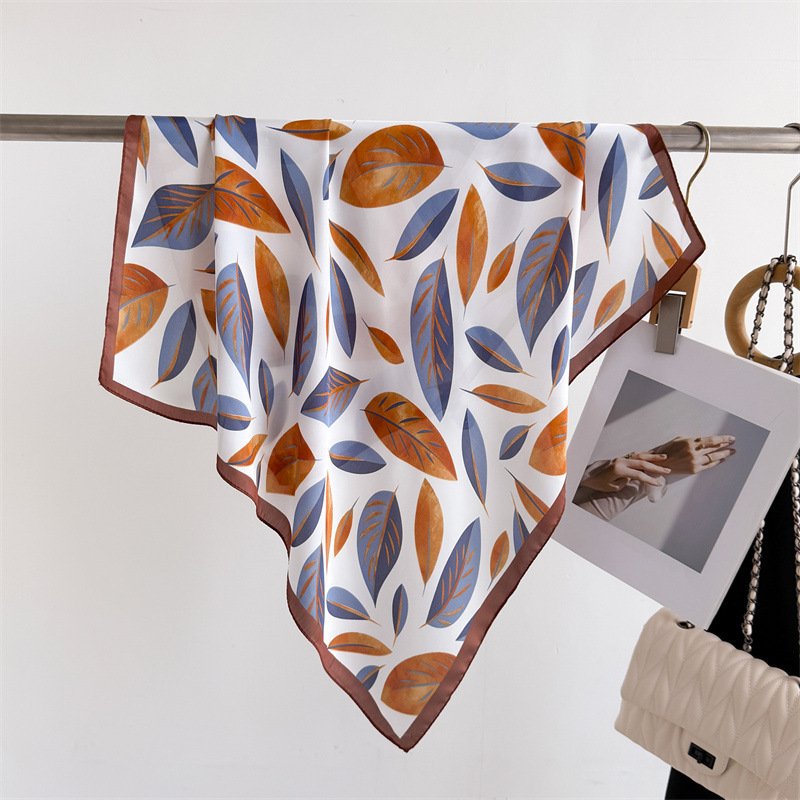 Luxury Brand Print 70cm Square – Scarf Silk Square recenzja i cena