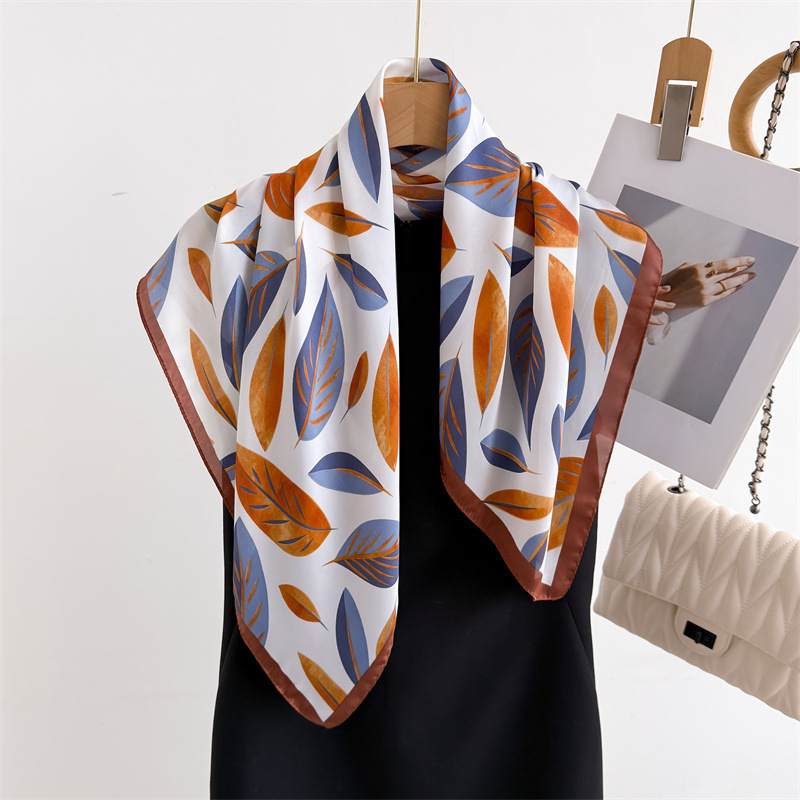 Luxury Brand Print 70cm Square – Scarf Silk Square recenzja i cena