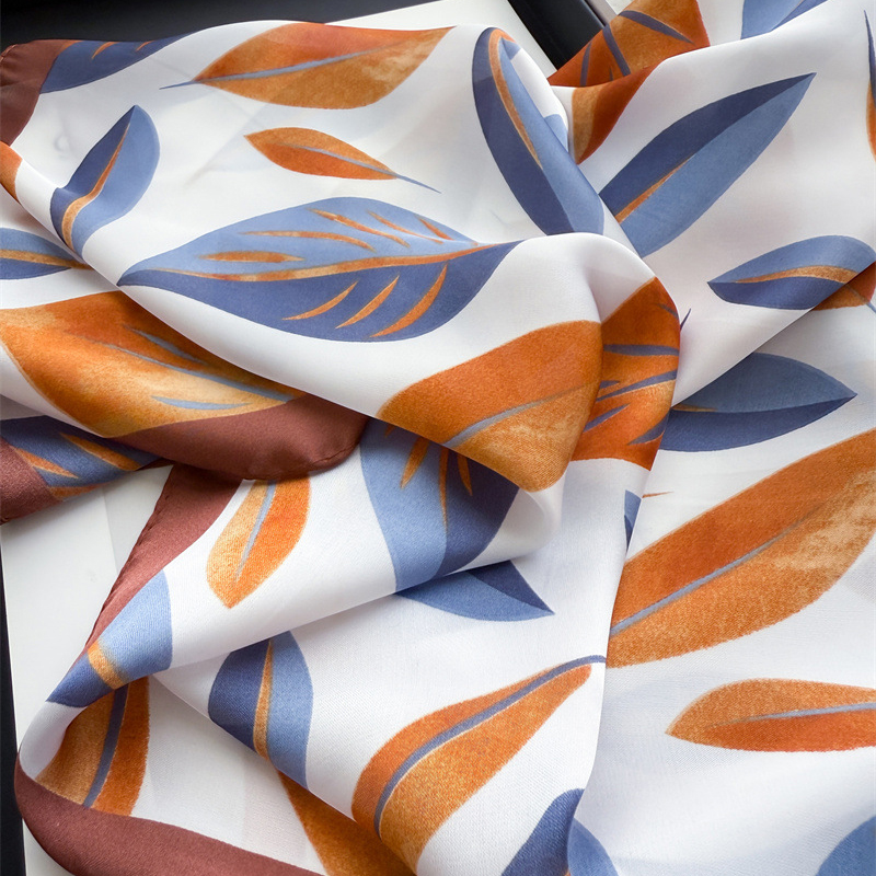 Luxury Brand Print 70cm Square – Scarf Silk Square recenzja i cena